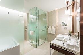 SILQ Hotel And Residence