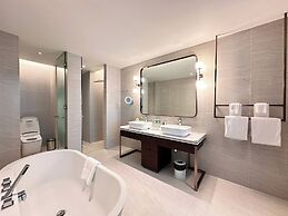 SILQ Hotel And Residence