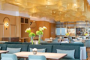 SILQ Hotel And Residence