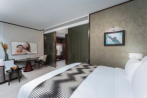 SILQ Hotel And Residence