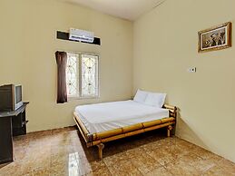 OYO 92197 Zahira Homestay Near Ekas Surf School and Service