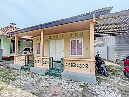 OYO 92197 Zahira Homestay Near Ekas Surf School and Service