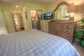 Delightful Mccloud 2 Bedroom Condo by RedAwning