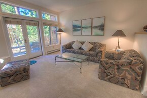 Delightful Mccloud 2 Bedroom Condo by RedAwning