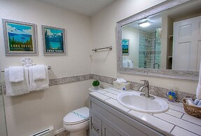 Delightful Mccloud 2 Bedroom Condo by RedAwning