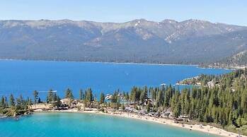 Sparrow's Nest 2 Bedroom Home by RedAwning