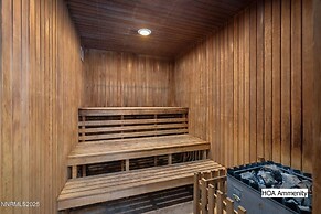 Sparrow's Nest 2 Bedroom Home by RedAwning