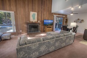 Sparrow's Nest 2 Bedroom Home by RedAwning