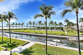 Waterfront Luxury Villa With Sunset Views And Boat Slip 3 Bedroom Town