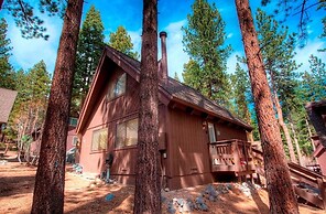 Cozy Mountain Hideaway 3 Bedroom Home by RedAwning