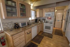 Cozy Mountain Hideaway 3 Bedroom Home by RedAwning