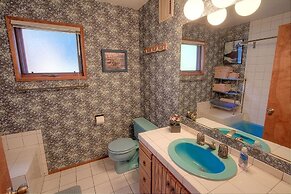 Lake View Glen 4 Bedroom Home by RedAwning