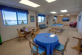 Lake View Glen 4 Bedroom Home by RedAwning
