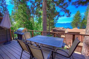 Chipmunk's Paradise 3 Bedroom Condo by RedAwning