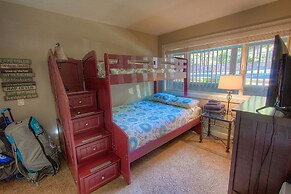 Chipmunk's Paradise 3 Bedroom Condo by RedAwning