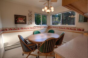 Cheyenne Chalet 4 Bedroom Home by RedAwning