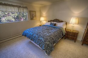 Cheyenne Chalet 4 Bedroom Home by RedAwning