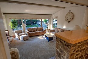 Cheyenne Chalet 4 Bedroom Home by RedAwning