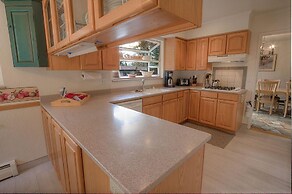 Cheyenne Chalet 4 Bedroom Home by RedAwning