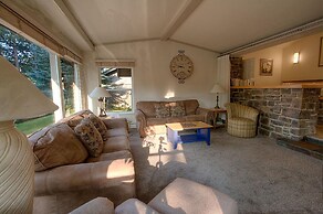 Cheyenne Chalet 4 Bedroom Home by RedAwning