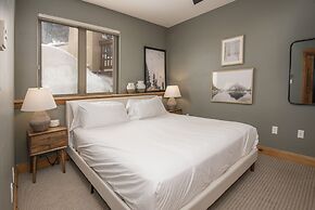 Timberfalls 1902 2 Bedroom Condo by RedAwning