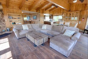 The Heights 4 Bedroom Home by RedAwning