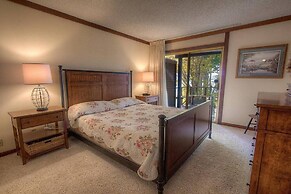 Shore View Serenity 4 Bedroom Home by RedAwning