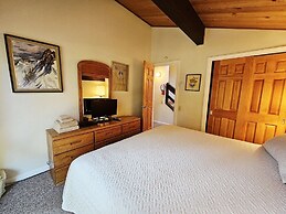 Cartwright Corner Condo 4 Bedroom Townhouse by RedAwning