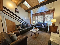 Cartwright Corner Condo 4 Bedroom Townhouse by RedAwning