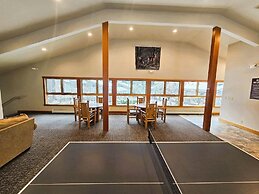 Cartwright Corner Condo 4 Bedroom Townhouse by RedAwning