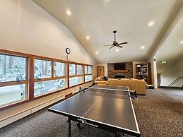 Cartwright Corner Condo 4 Bedroom Townhouse by RedAwning