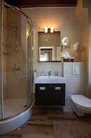 Beautiful 4-bed Villa for up to 10 Guests