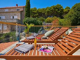 Palm Tree Apartments