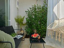 Palm Tree Apartments