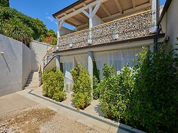 Palm Tree Apartments