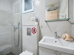 Palm Tree Apartments