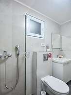 Palm Tree Apartments