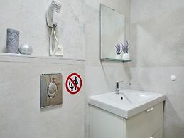 Palm Tree Apartments