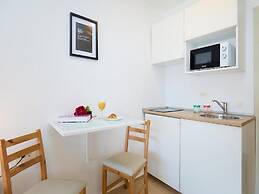 Palm Tree Apartments