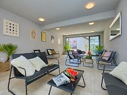 Palm Tree Apartments