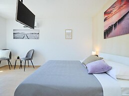 Palm Tree Apartments