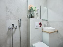 Palm Tree Apartments