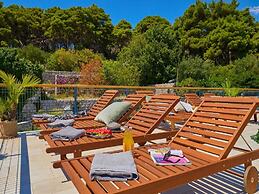 Palm Tree Apartments