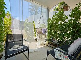 Palm Tree Apartments