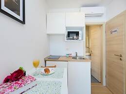 Palm Tree Apartments