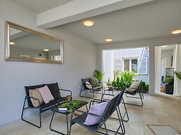 Palm Tree Apartments