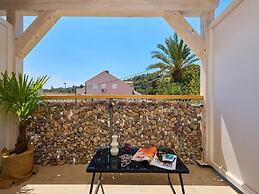 Palm Tree Apartments