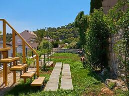 Palm Tree Apartments