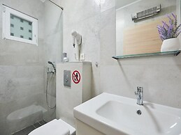 Palm Tree Apartments