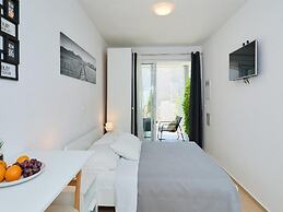 Palm Tree Apartments